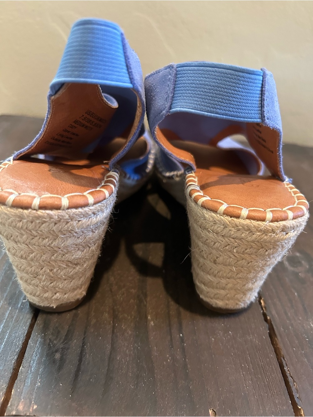 Gentle Souls Blue Suede Wedge Size 7.5 - Picture 6 of 10